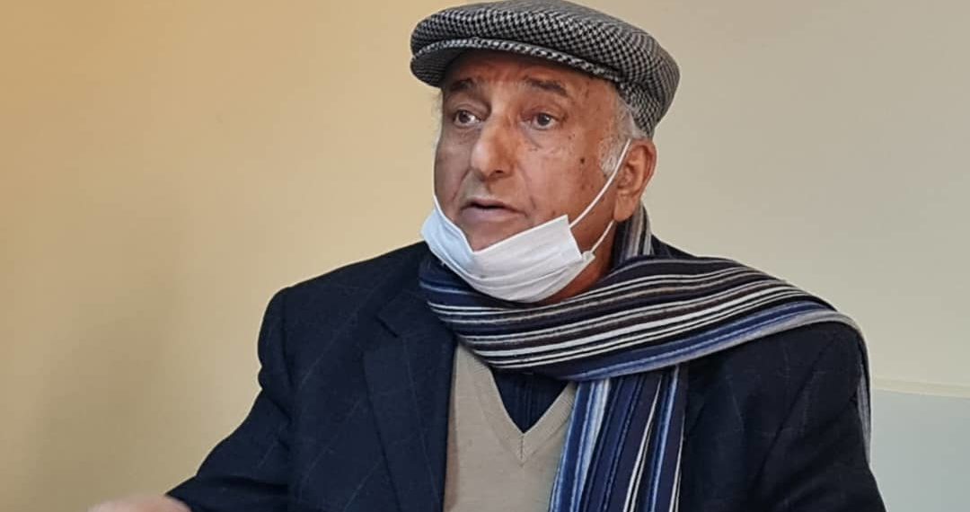 من لا يعمل لا يؤمن